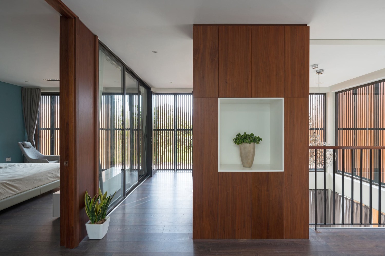 越南城市角落别墅 | 现代风格与自然景观的完美融合-51