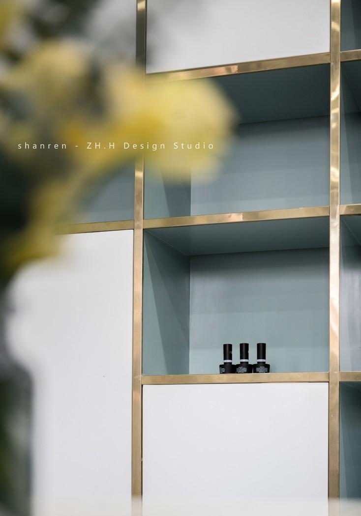 幻彩魅影-- 珠宝美甲空间,精致实用展示设计-12