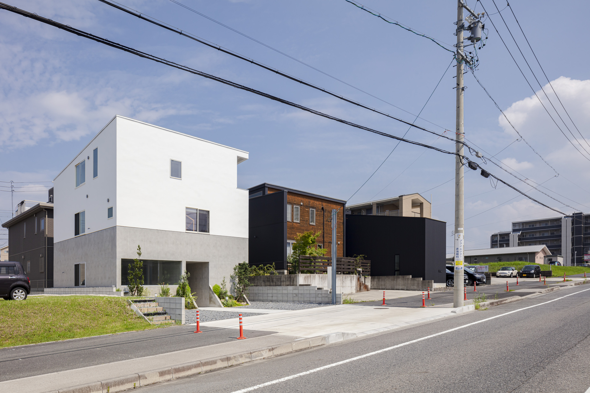 House with Hooked Multi Level Crossing / ihrmk-28