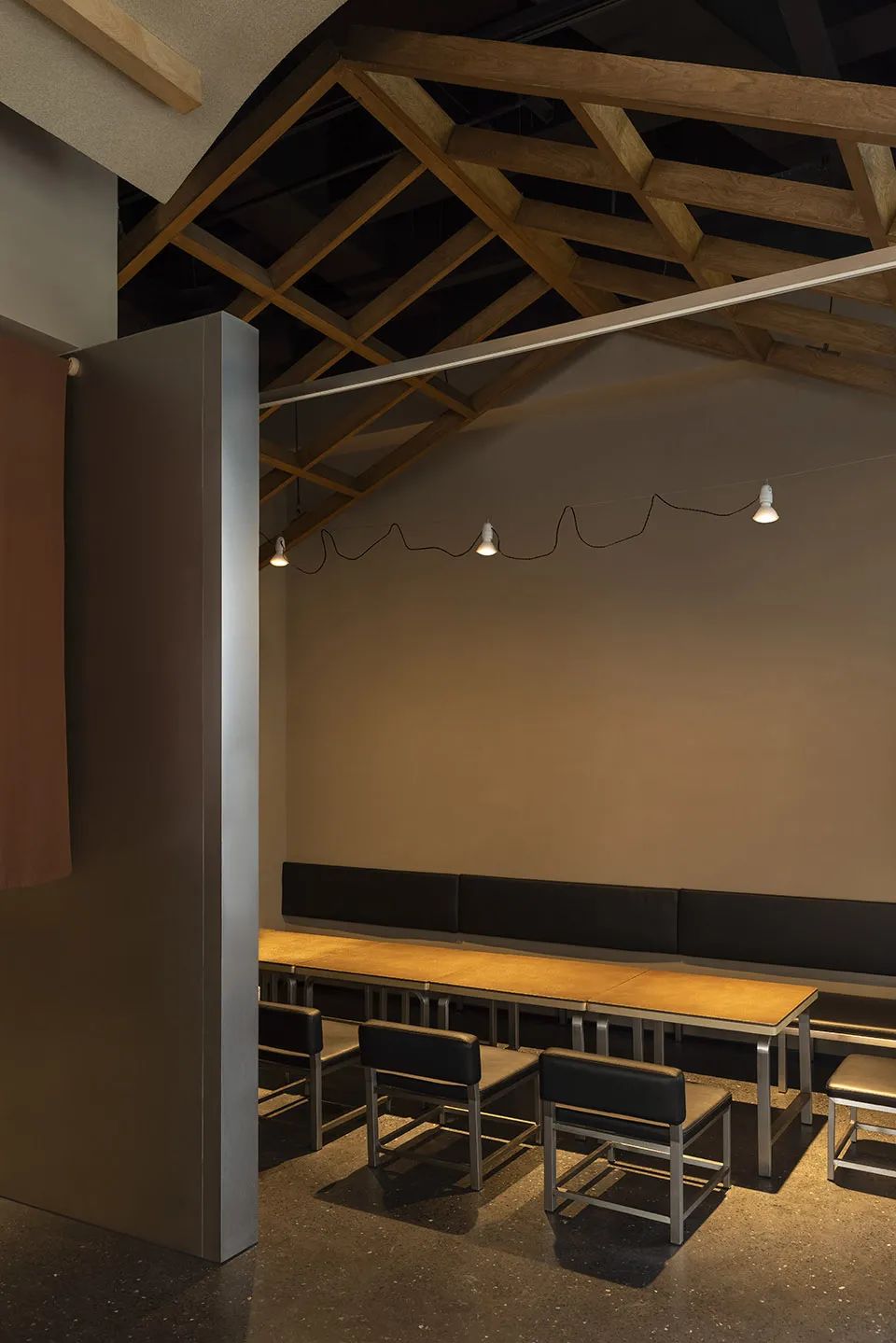 “篝火旁·酱油小串”户外露营串烤酒厂丨中国杭州丨静谧设计研究室 qpdro-27