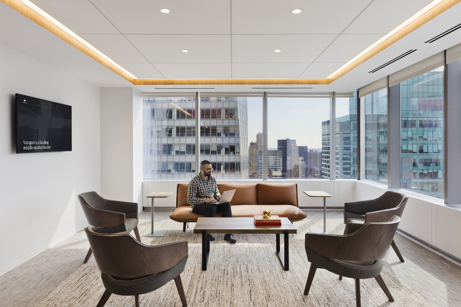 A Look Inside Varagon’s New NYC Office - Officelovin'-3