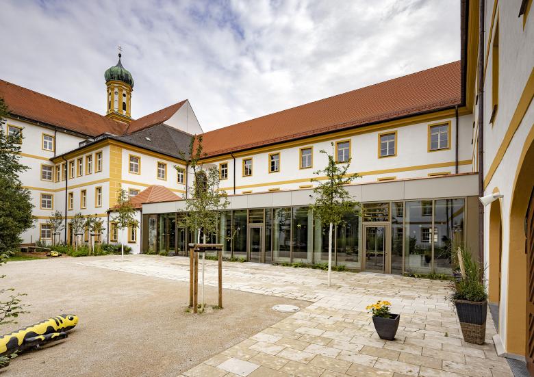 Ursulinenkloster Neuburg 小学及幼儿园丨德国丨Dömges Architekten-0