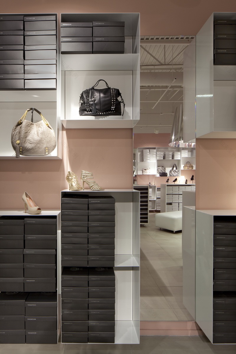 曼哈顿设计师打造 Vince Camuto outlet 概念店-13