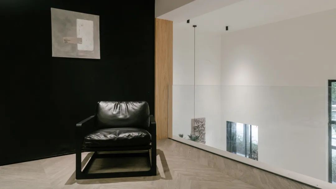 戏法空间 | 5 米层高沿街店铺的魔法改造-37