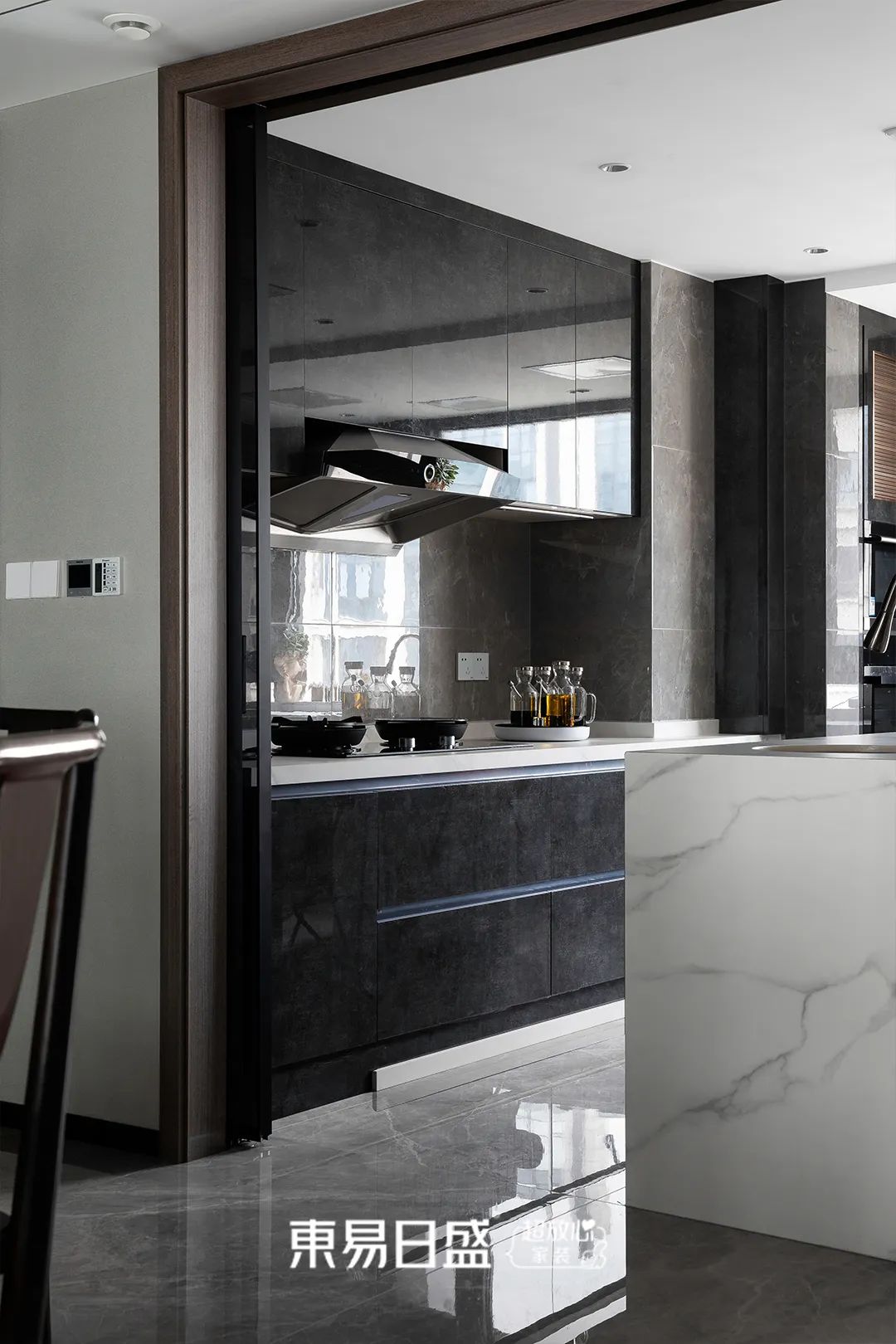 90后夫妻220㎡现代简约的家，三室变四室，被主卧圈粉了！-59