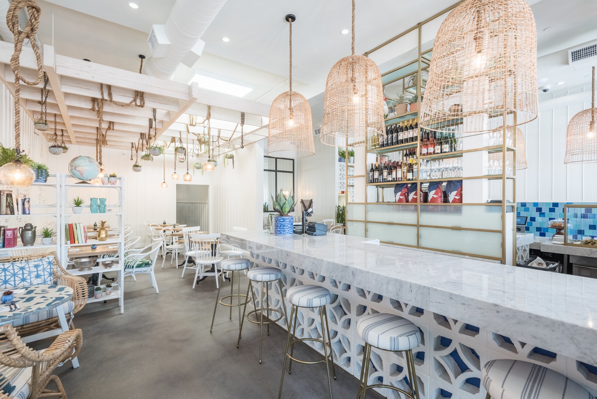 海滨圣塔莫尼卡的"未完成"俱乐部餐厅-8