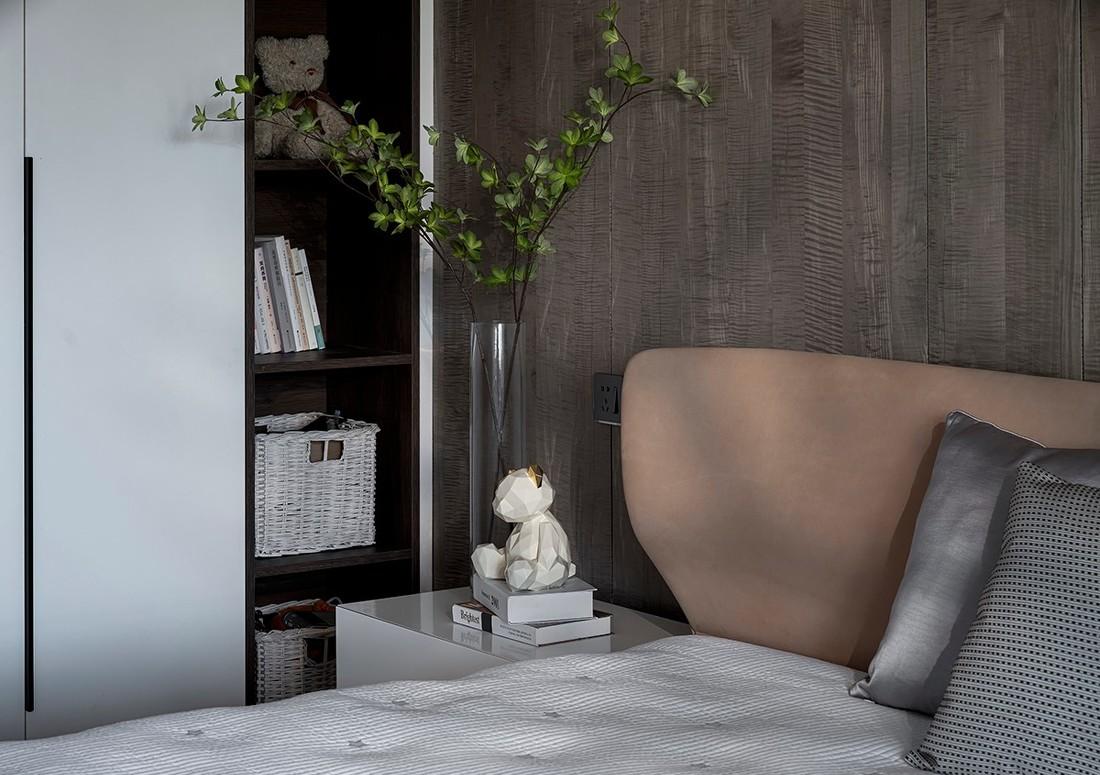 灰色调温馨别墅,午后光影下的和谐空间-21