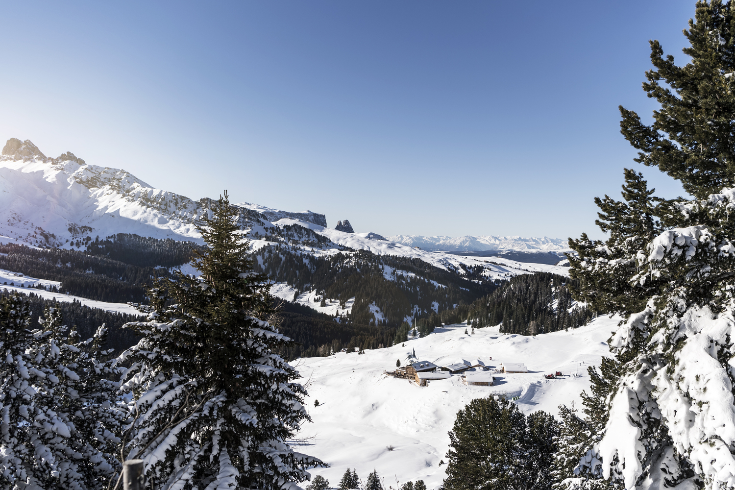 高山之上的酒店设计-12
