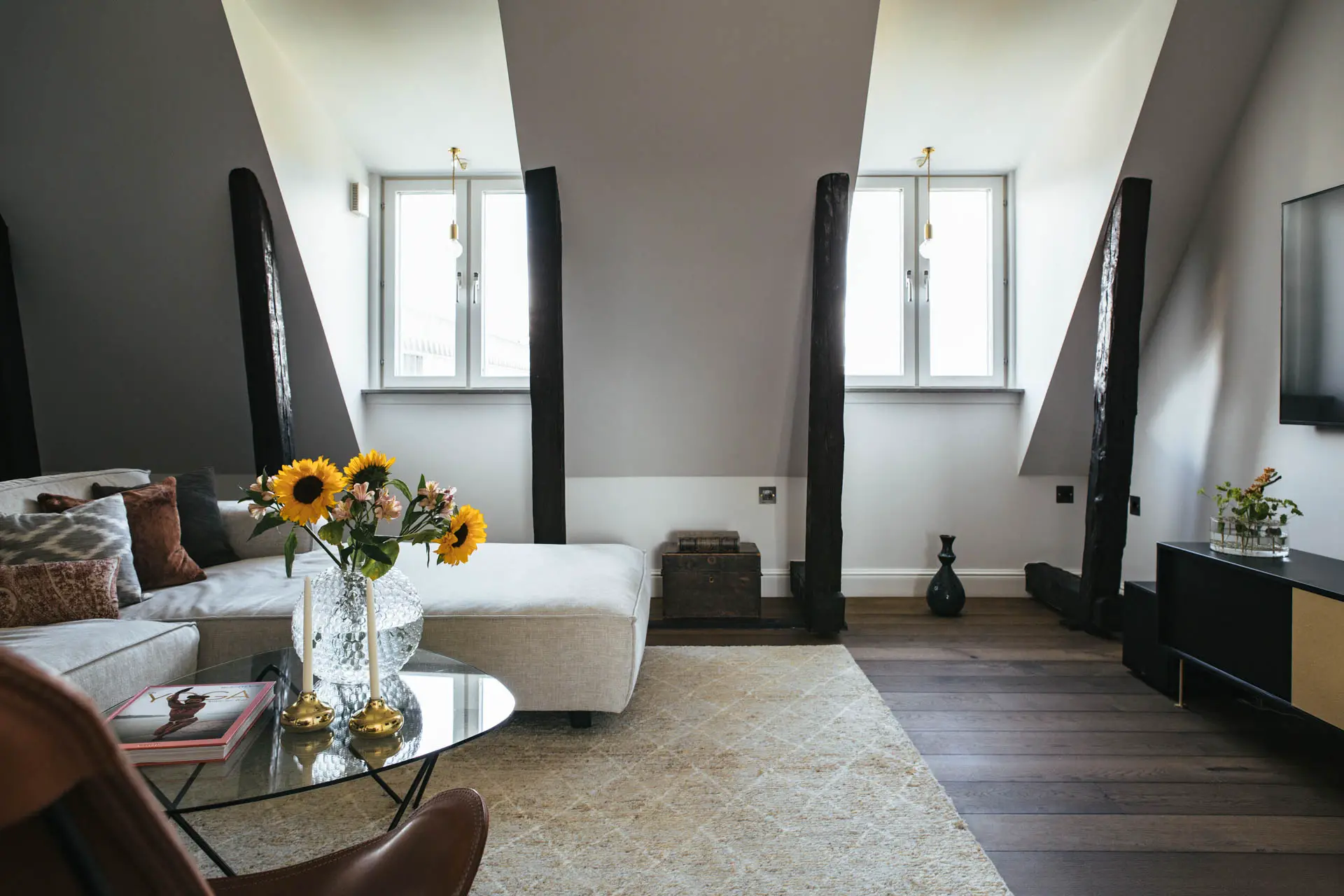 "瑞典斯德哥尔摩复式公寓，打造家庭办公一体化的舒适空间"-3