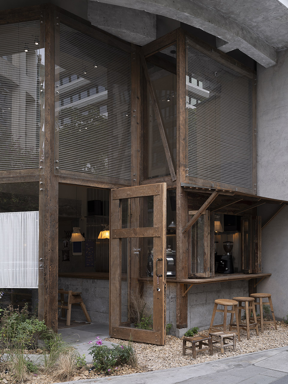 MSLAN corner 服装店丨中国厦门丨退化建筑-8