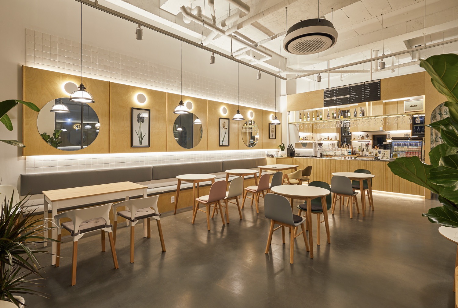 20 平米现代简约咖啡厅设计 | 温馨白与质感原木-5