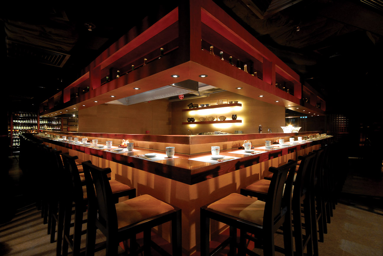 和幸精致日本料理餐厅

注：Wako音译为和幸，一般餐厅名字会采用音译，这里结合语境推测是餐厅名，Fine Japanese Dining直译为精致的日本餐饮，结合常见表达习惯，处理成精致日本料理餐厅 丨LUI design+associates-8