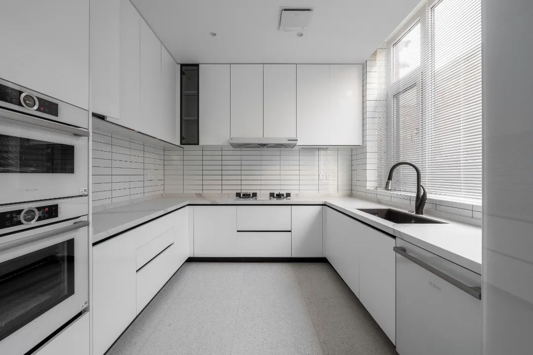 极简之上 · 上海 450㎡别墅的治愈力量丨中国上海丨尚层别墅装饰-34