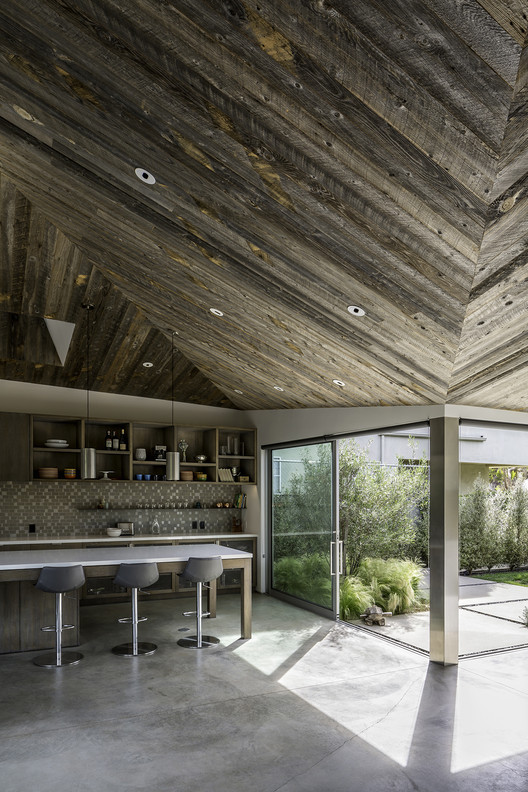 Flower Duplex  Modal Design-12