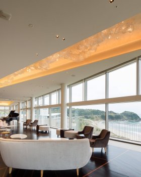 《大金阿莱索雅扩建工程》· 海景绿意中的节能培训中心