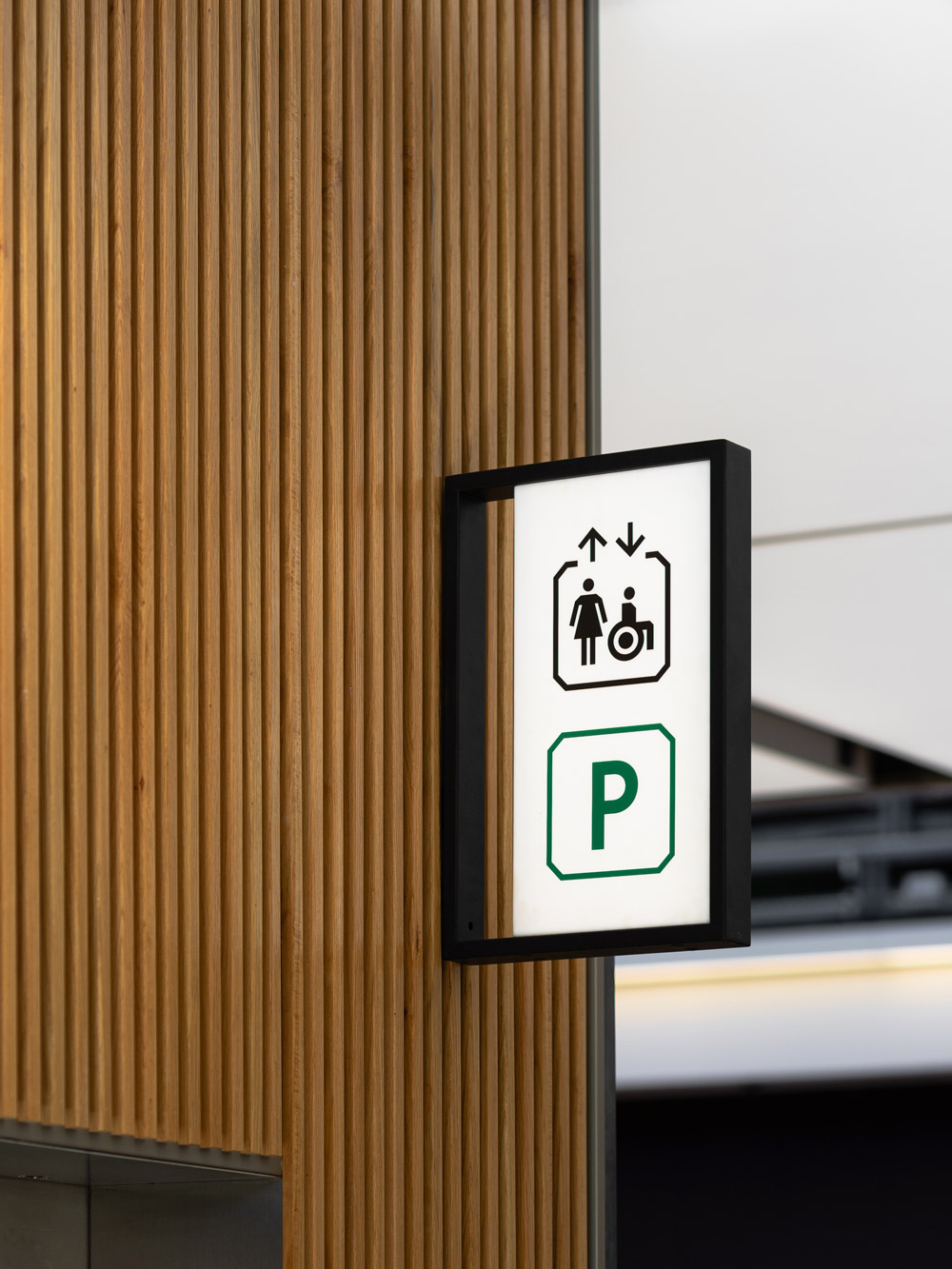 “L’illa Diagonal”购物中心导视系统设计丨西班牙巴塞罗那丨Batlle i Roig Arquitectes,Avanti-21