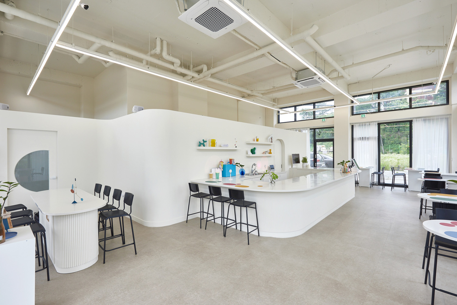 极简 38 平咖啡馆，展现空间魅力-6