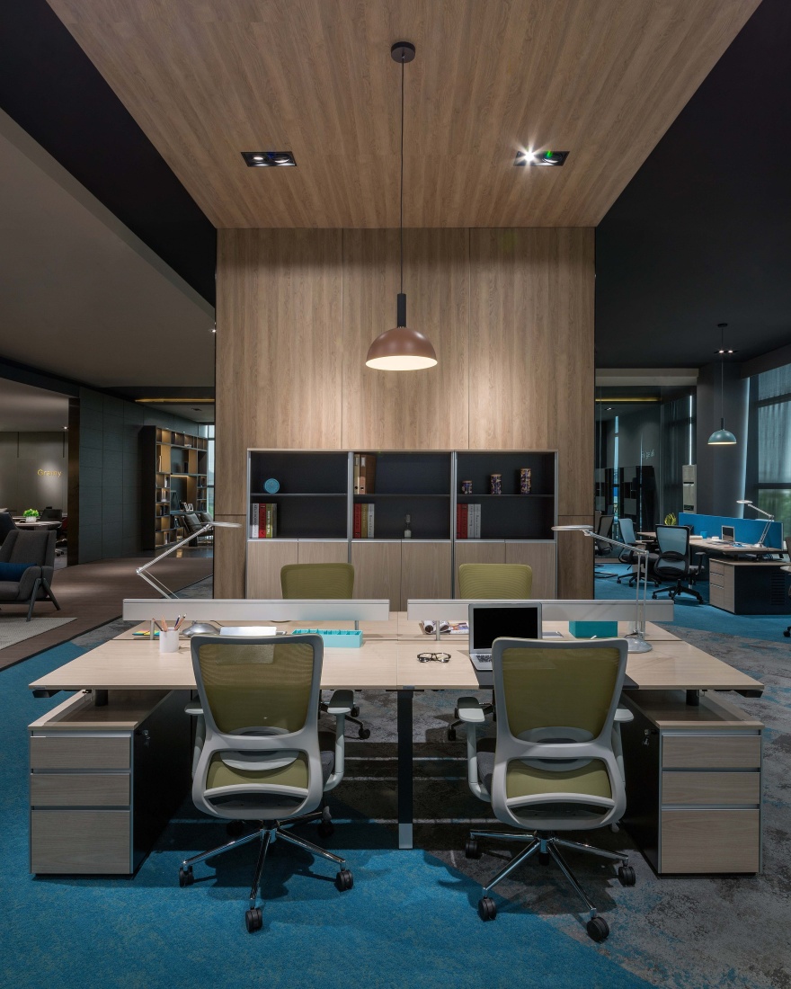 黑色厂房里的红盒子·科尔卡诺杭州办公展厅丨中国杭州丨因未设计-28