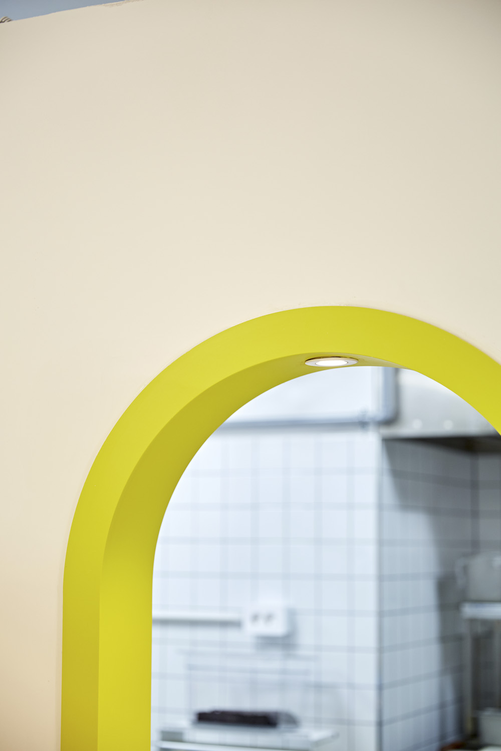 20 平米甜蜜咖啡馆，打造温馨室内空间-13