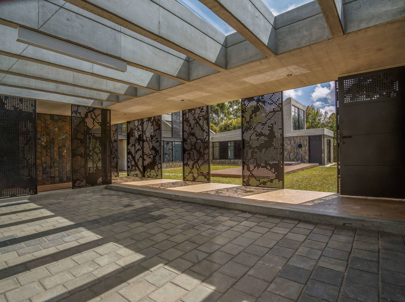 直棱直角的美好——开放可达的天井伴着散落一屋的阳光-6