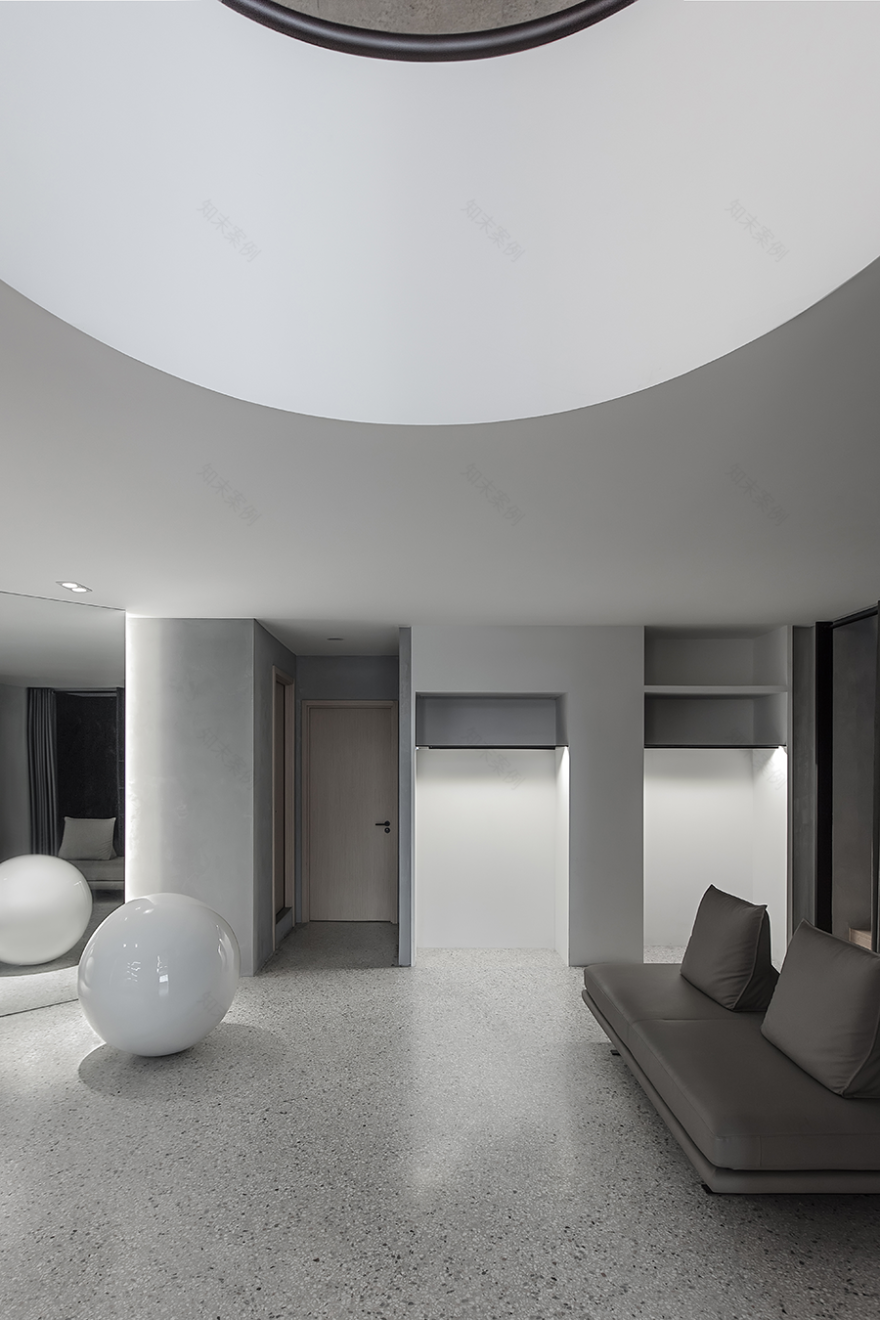 NOVO 服装店丨目后空间设计-39