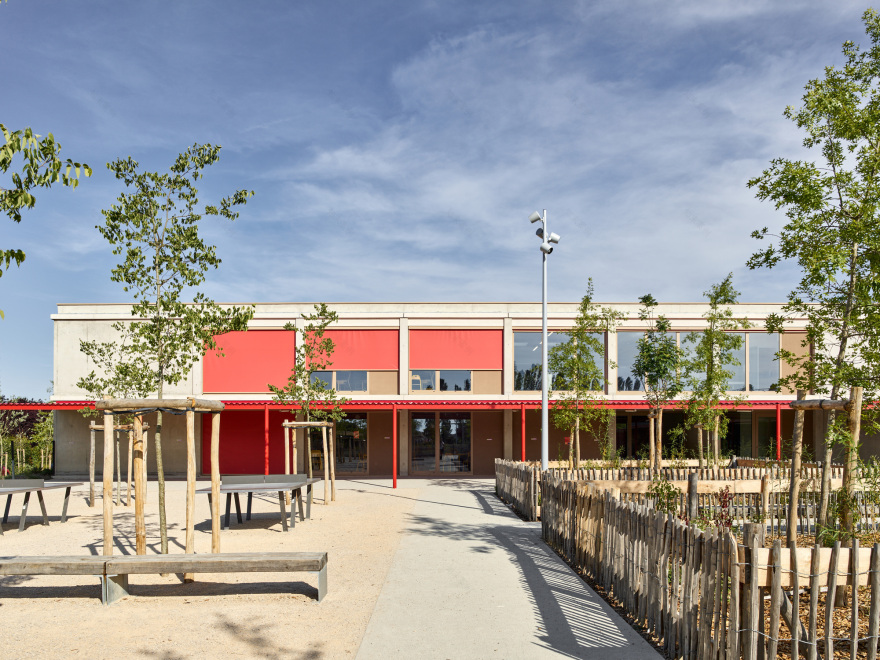 此处 Comple· 可能拼写有误,推测可能是 Complex 如果是 School Complex of the Olive Tree ,可翻译为橄榄树学校园区 丨法国丨GGR architectes-9