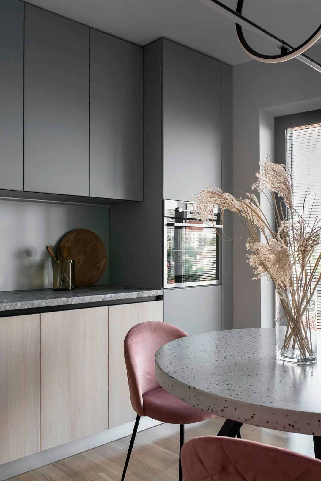 布加勒斯特 CityZen 现代简约出租公寓设计-15