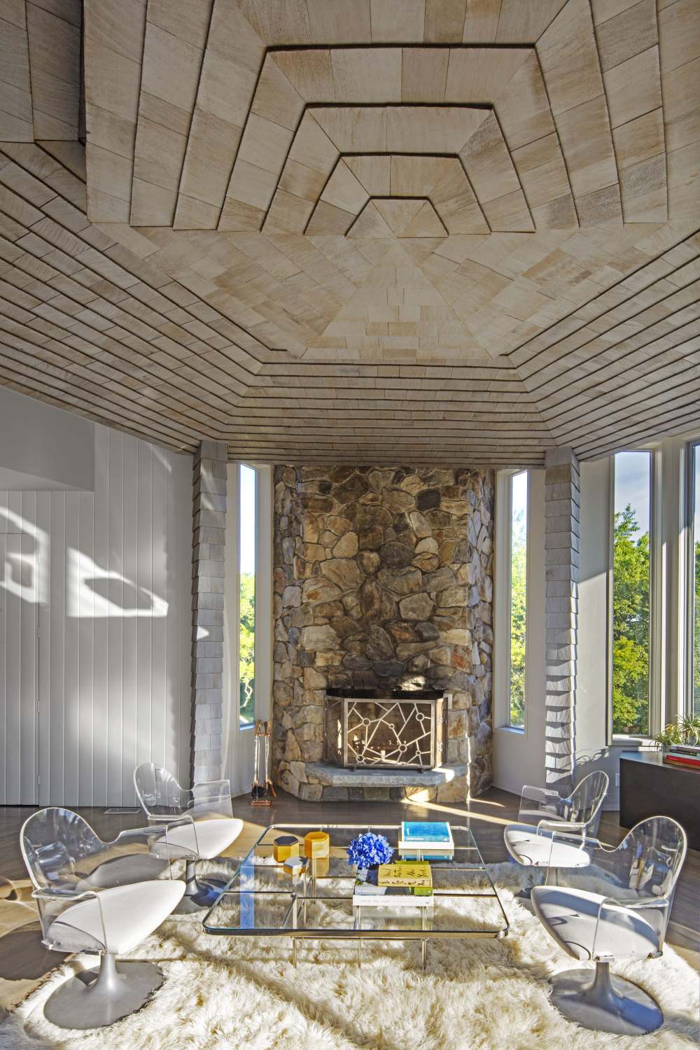 重塑蒙托克现代主义传奇 · Lauren Rottet 的六边形之家-9