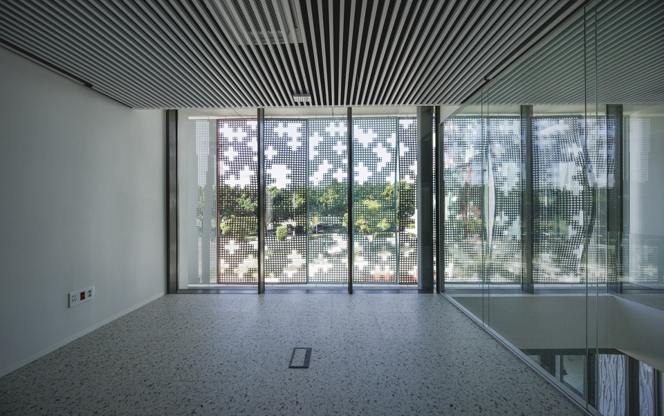 Malaga 红十字协会办公总部丨西班牙丨endosdedos® architecture-58