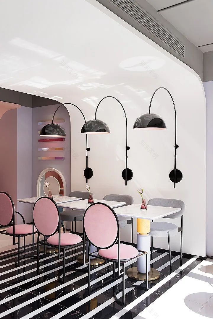 重庆金科天宸 63㎡孟菲斯风咖啡馆,设计巧妙融入多彩艺术元素-12