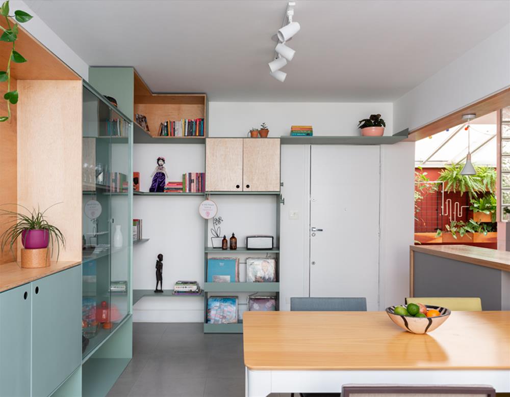 巴西 SP 公寓 | 独特木质设计,多功能客厅打造舒适住宅-2