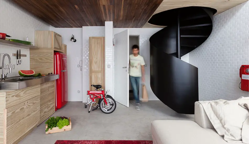 迷你复式公寓的炫目螺旋楼梯-2