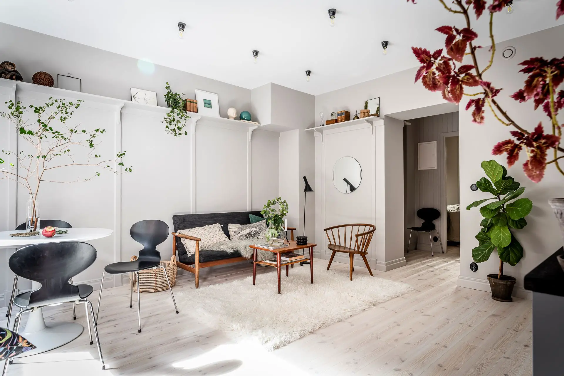 瑞典 1904 年建筑的 41m2 公寓改造 | 古典与现代的完美融合-3