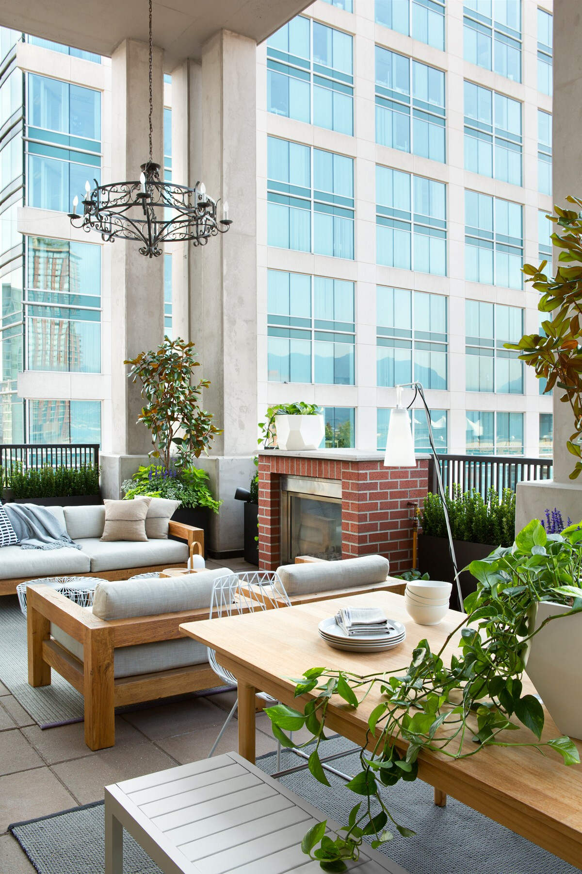 温哥华工业风公寓 | 打造开放空间,强调运动主题-31