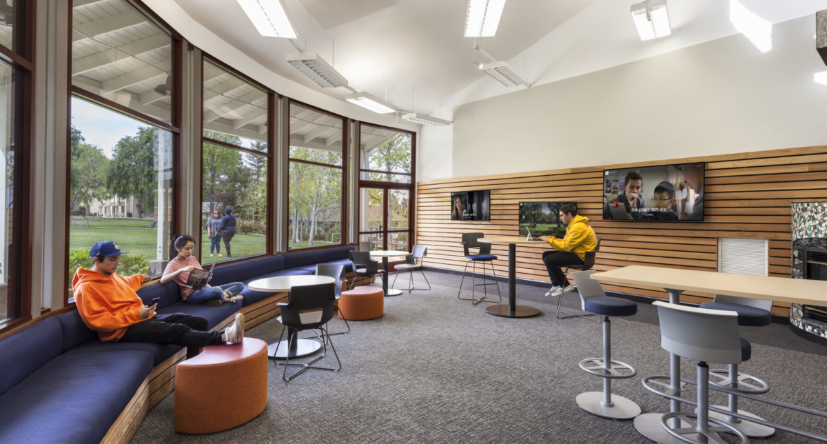 HED 打造的 Chadwick School 图书馆-10