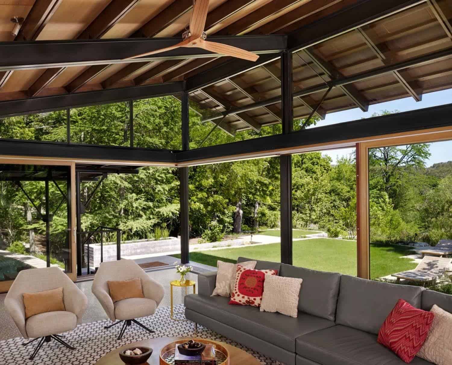 Texas Hill Country ranch home offers a water's edge retreat - One Kindesign-1