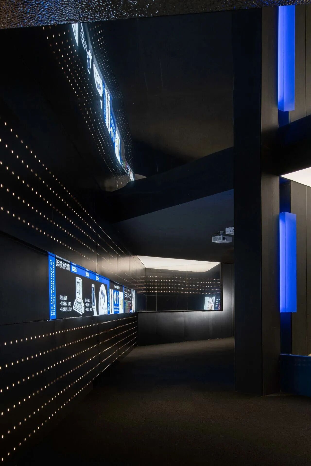 诺视科技总部空间(《源芯之境》)丨广州市本合致现设计(GNOC本合致现设计机构)-10