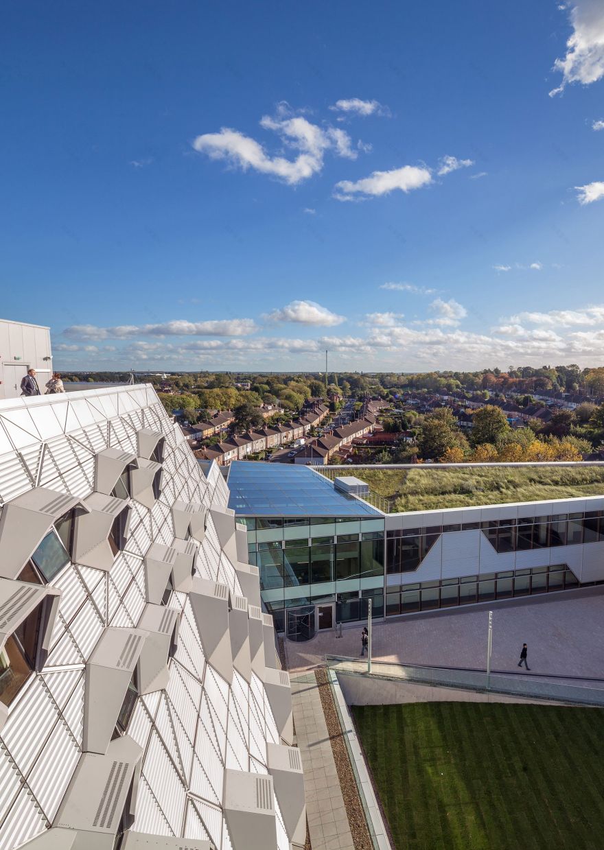 英国考文垂大学工程学院,灵活互动的空间设计-2