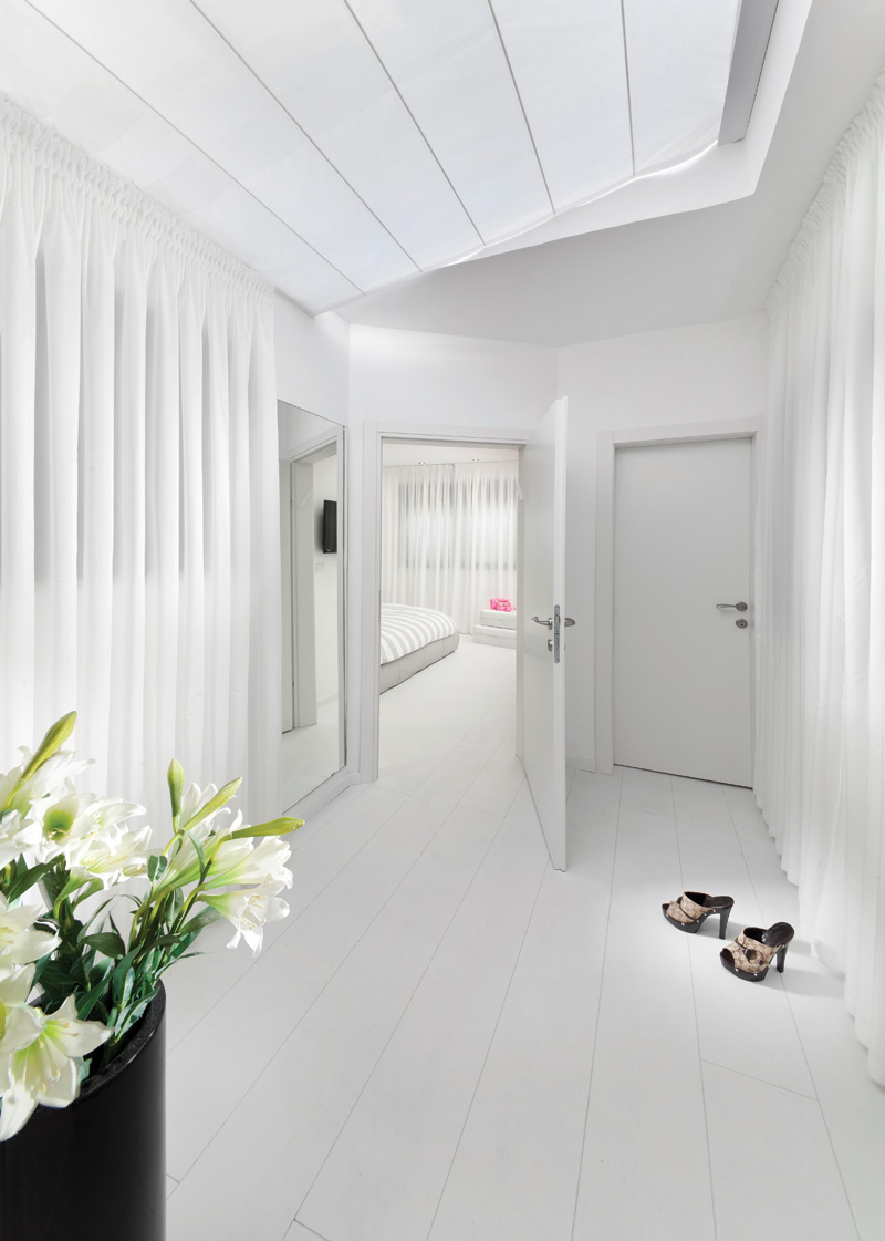 白色外观可变住宅设计丨设计师兼住户 吉莉·斯加尔-24