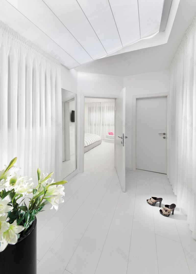 白色外观可变住宅设计丨设计师兼住户 吉莉·斯加尔-24