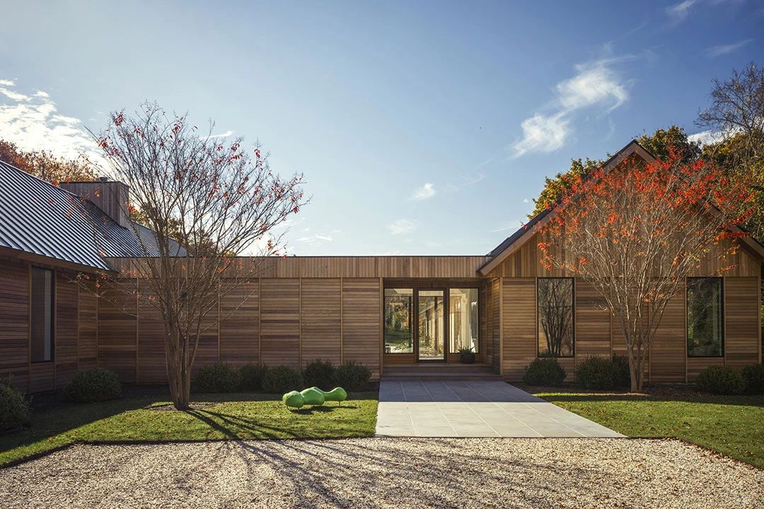 雪松木包覆的东汉普顿住宅丨Oza Sabbeth 建筑事务所-2