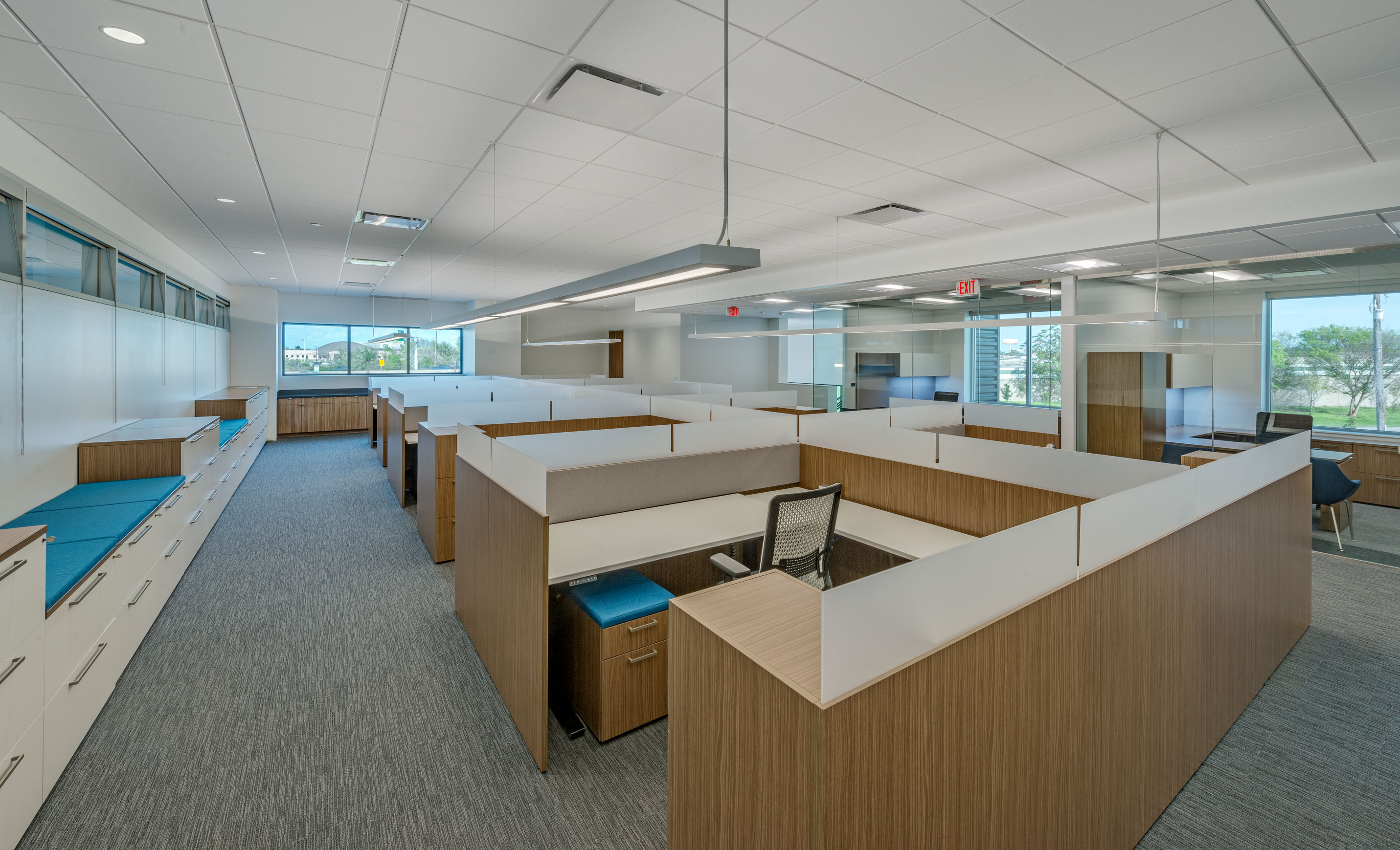 多功能汽车展厅及办公空间丨Goree Architects-10