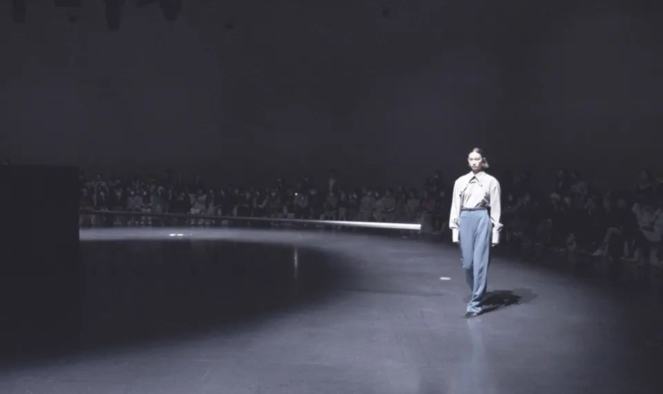 失衡针 · 建筑与时装的科技艺术碰撞丨中国上海丨好似飞行-23