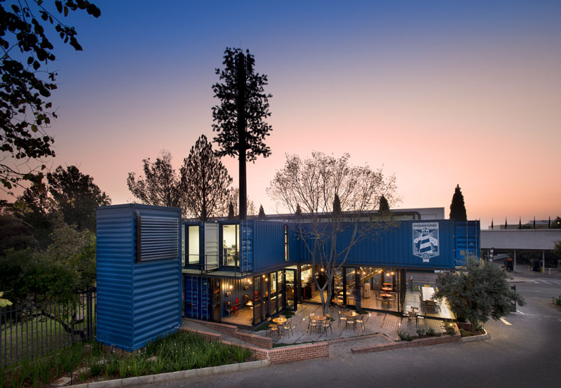 集装箱里的绿色咖啡空间-12