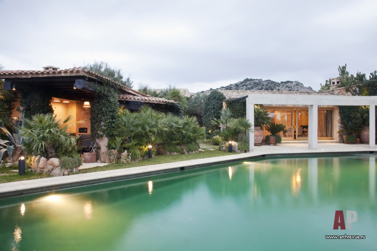 撒丁岛带露天泳池的别墅项目丨意大利丨“弗雷曼画廊”建筑事务所-7