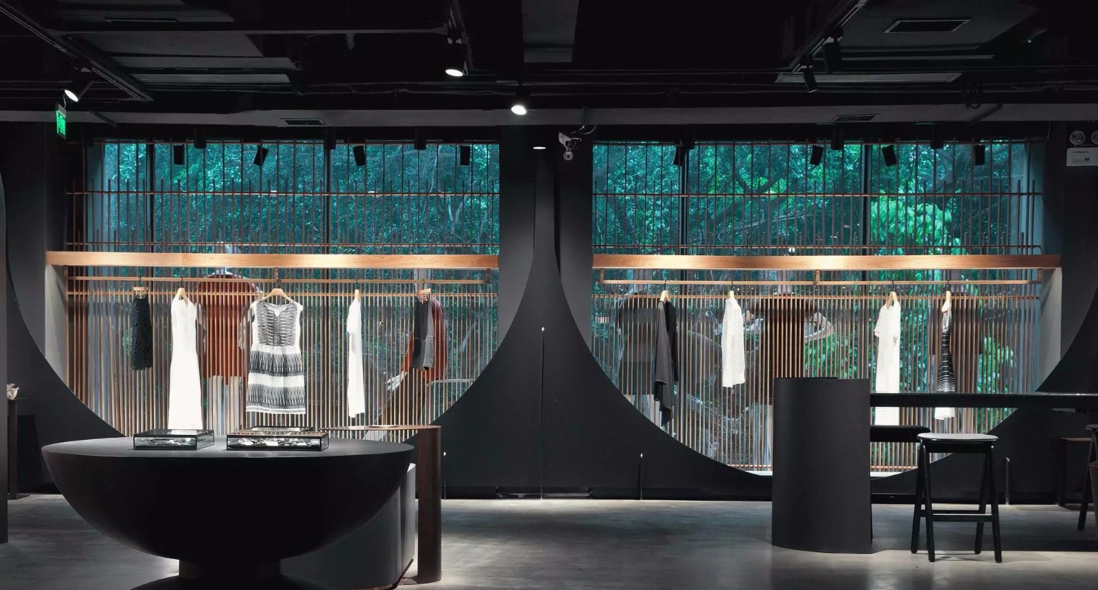 “直白”拱形打造的MINZE STYLE名师路时装概念集合店-26