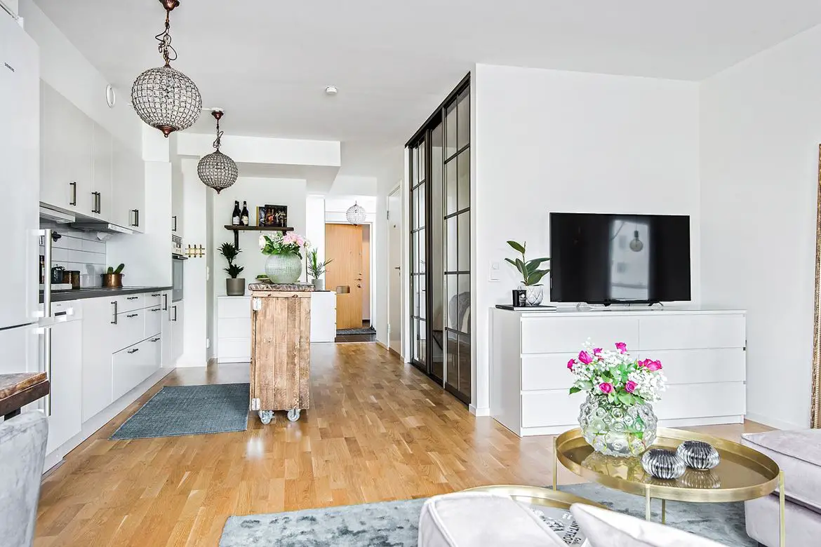 工业风玻璃隔间，打造舒适一室公寓-8