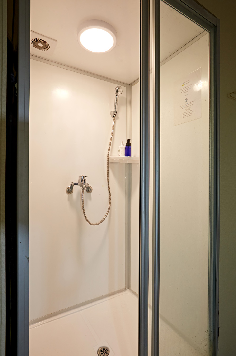 11 平米小空间的照明艺术 | 韩国设计师巧妙运用 LED 灯带-16