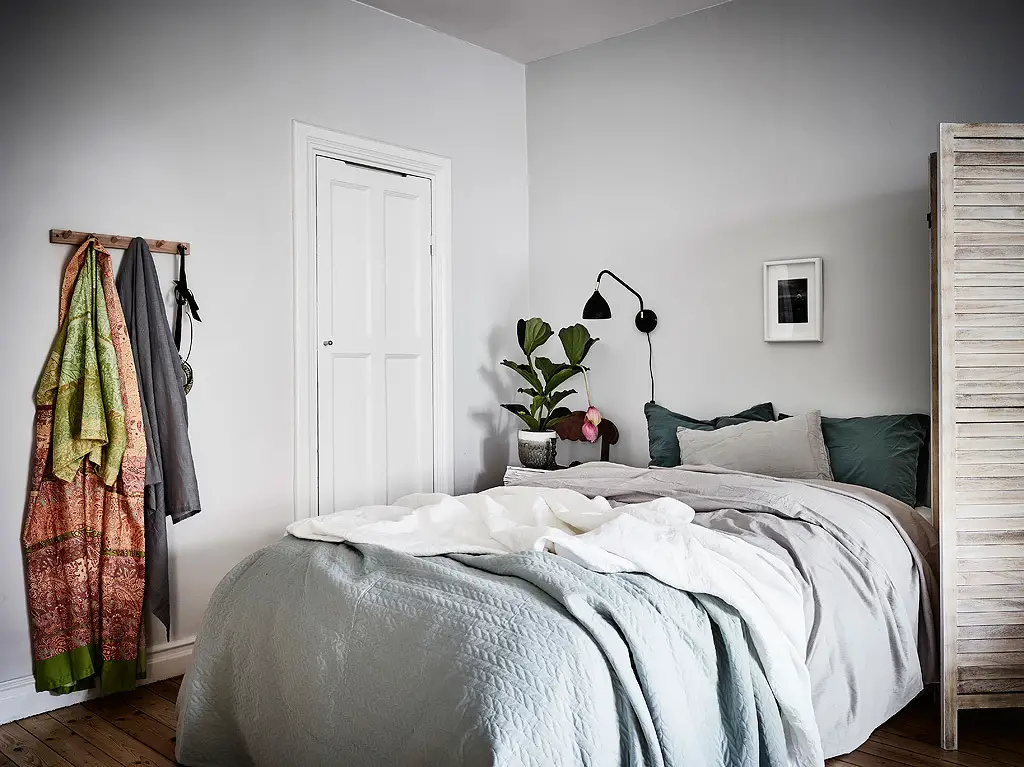 瑞典古建筑中的优雅工作室-13