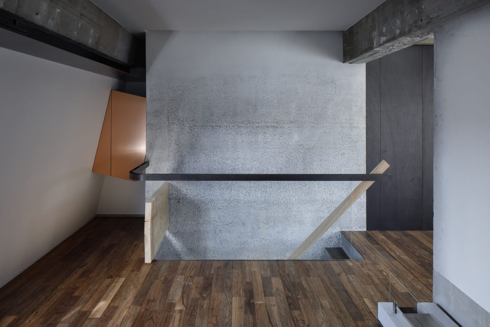 东京顶楼公寓，旧工业风和新现代主义的完美融合-22